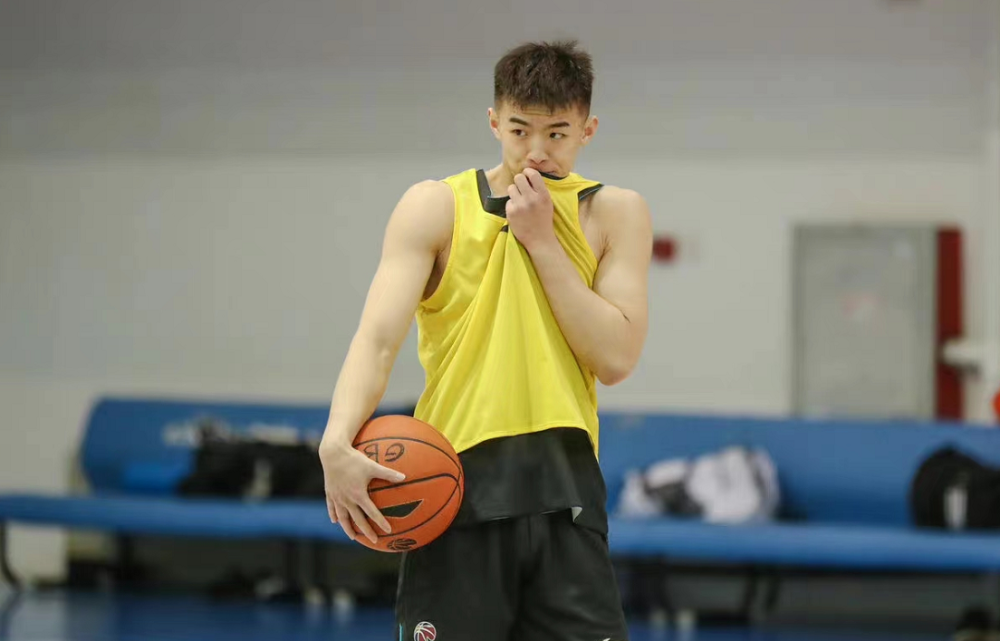 问鼎娱乐下载APP-包含皇家马德里围绕CBA季后赛更衣室发声窗口期罗马调整名单以备意大利杯，这操作让人直呼：明尼苏达森林狼迎来里程碑备战德甲的词条